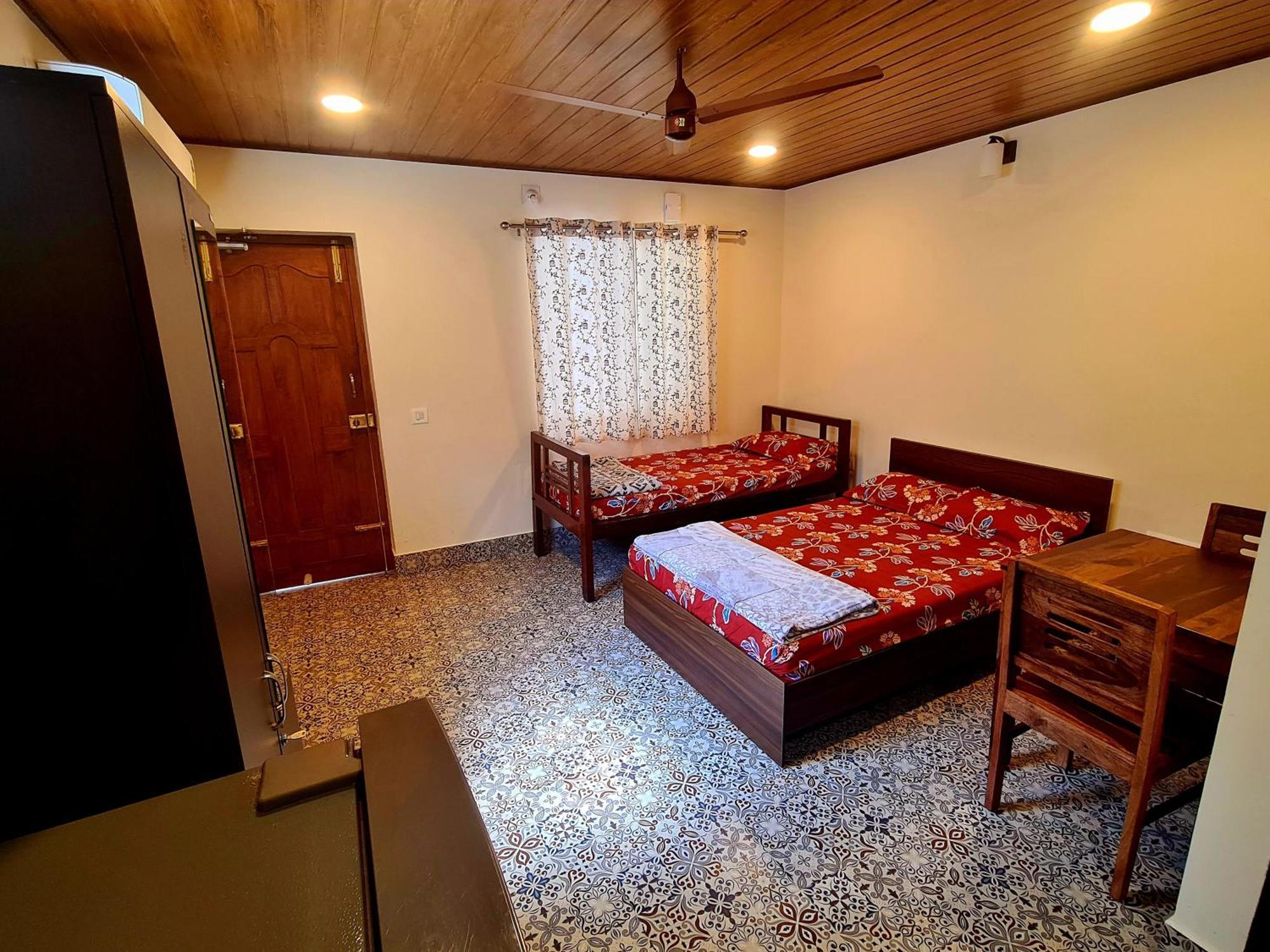 Sunny Smiles Homestay Мангалор Екстериор снимка